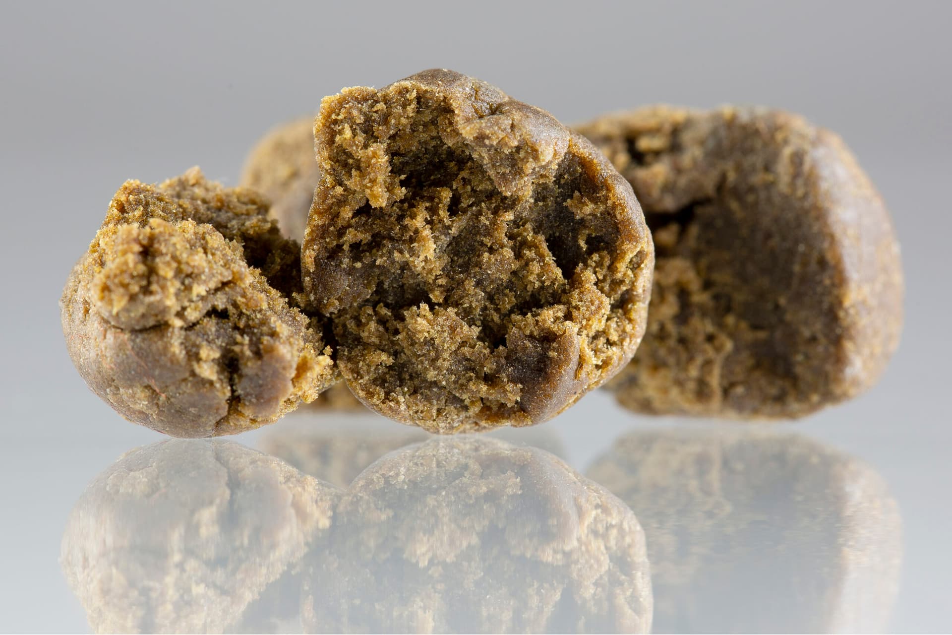 Erleben Sie das Beste: Ketama Hash mit 20% THCA – Unser Hochwertiges Produkt Direkt aus Deutschland