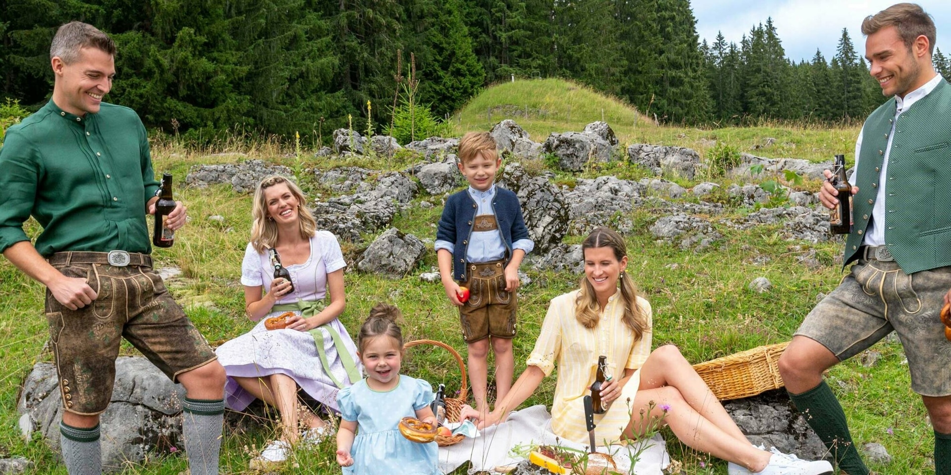 Trachtenmode Damen: Klassische Schönheit trifft auf zeitgemäße Eleganz