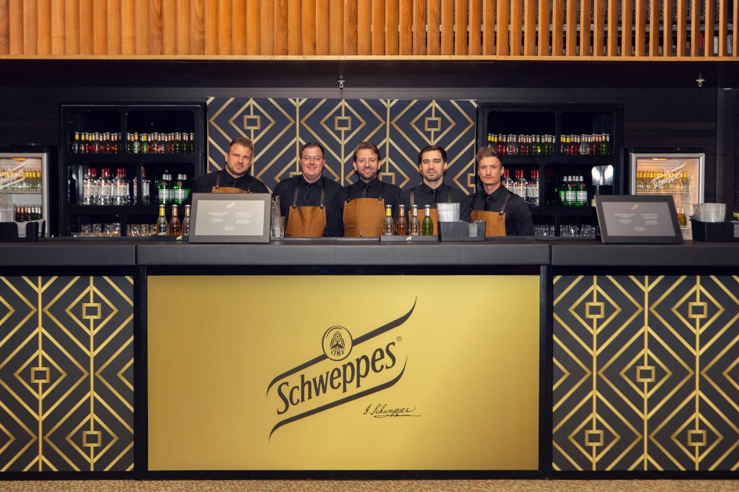 Über 20 Jahre Erfahrung: Mobile Cocktailbar Berlin Verzaubert Ihre Gäste