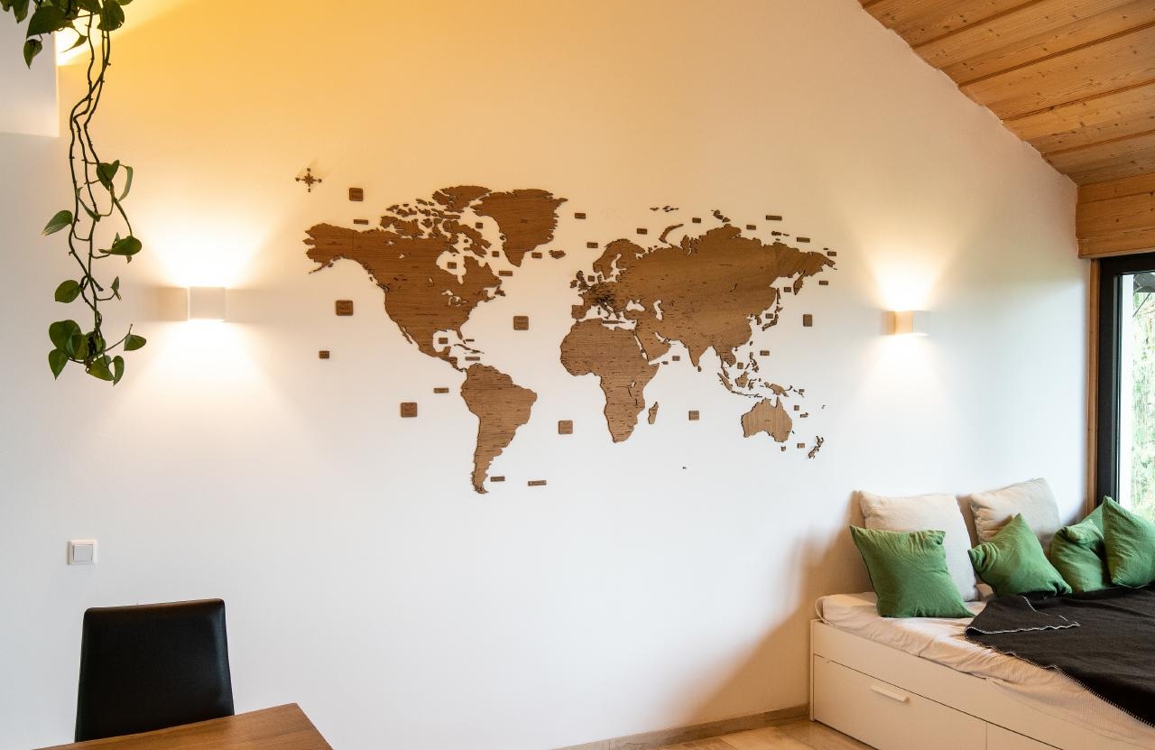 Die Welt in Holz: Stilvolle Weltkarten für dein Zuhause