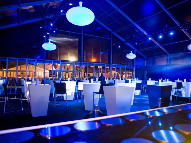 Jetzt DJ Equipment mieten und die beste Performance liefern!